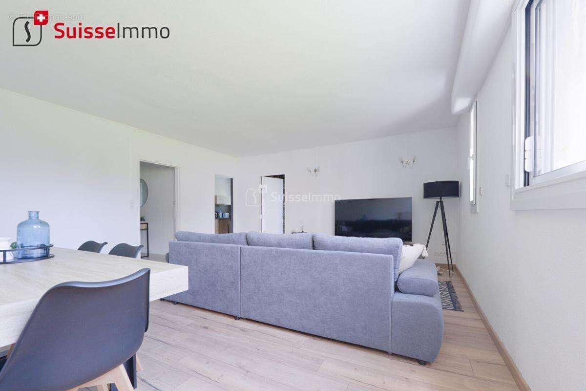 Au coeur d'un parc de 5 hectares, appartement 4 pièces en RDC - photo 4