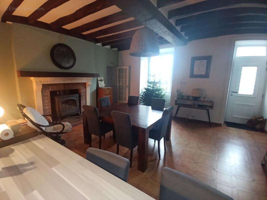 Maison à CHEMIRE-EN-CHARNIE