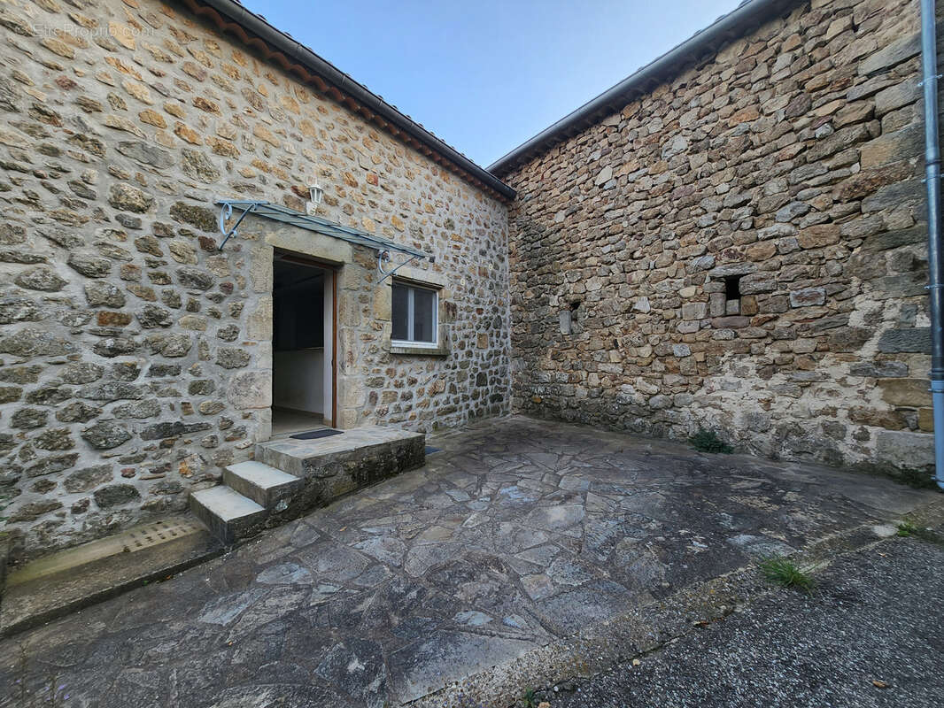 Maison à AILHON