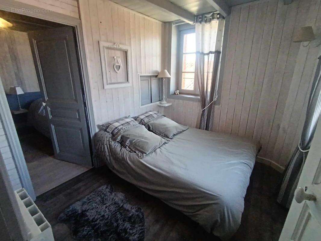 Maison à SAINT-BONNET-LE-CHATEAU