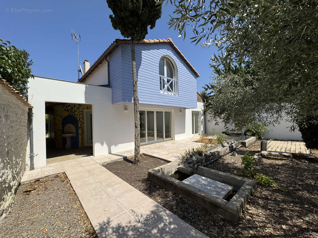 LA ROCHELLE   Maison familiale de plus de 160 m2 avec piscine, jardin clos et double garage - photo 5