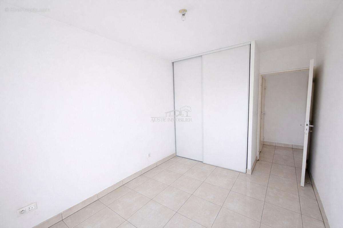 Appartement à MARSEILLE-3E
