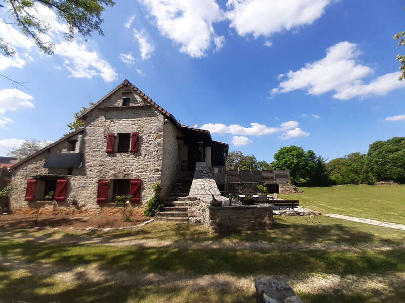 Maison à SALVAGNAC-CAJARC