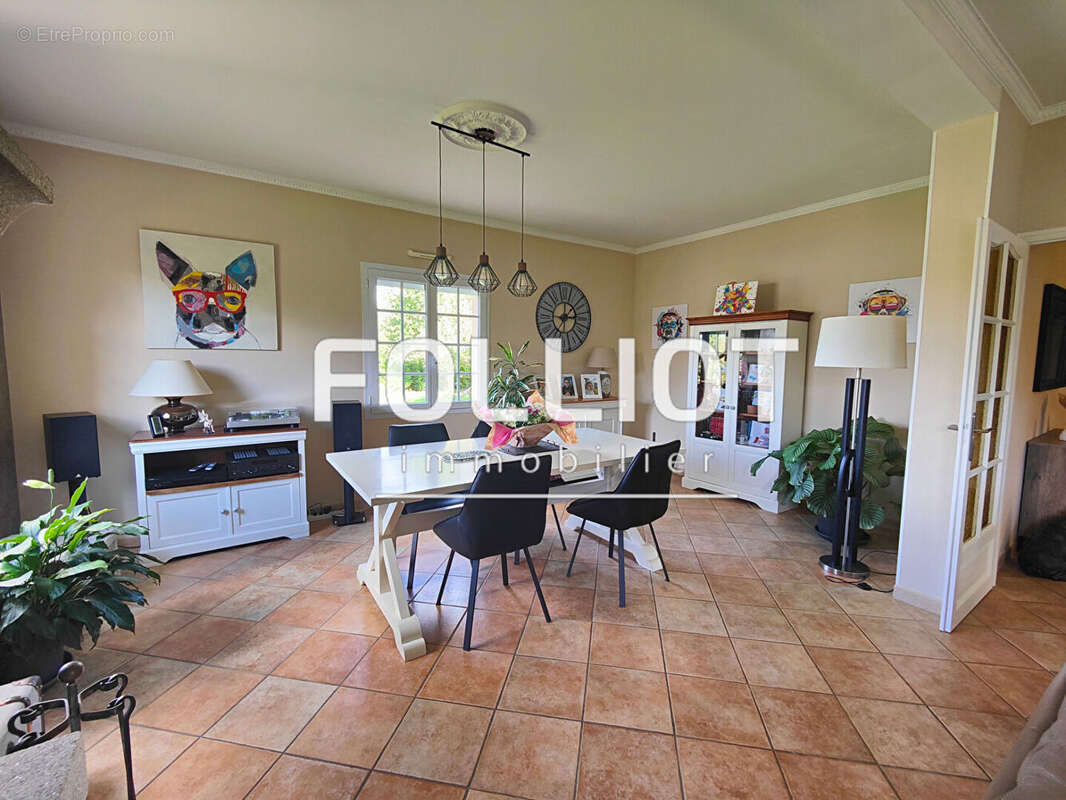 Maison à SAINTE-MARGUERITE-D&#039;ELLE