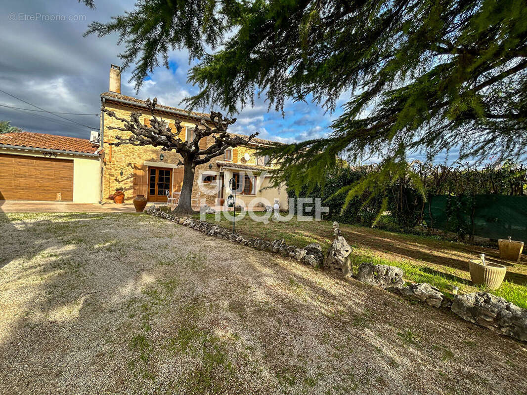 Maison à ROBION