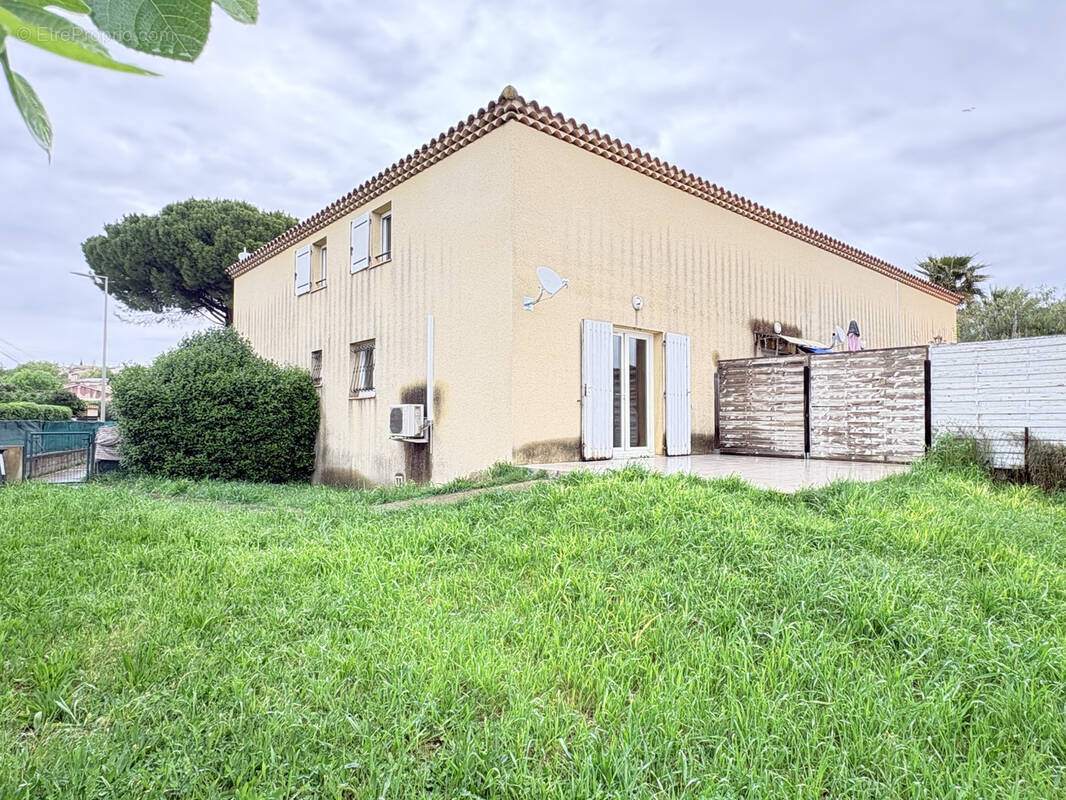 Maison à CLARENSAC