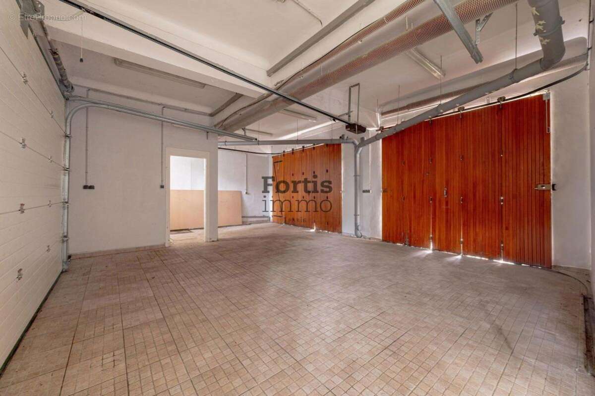 Maison à LE MESNIL-LE-ROI