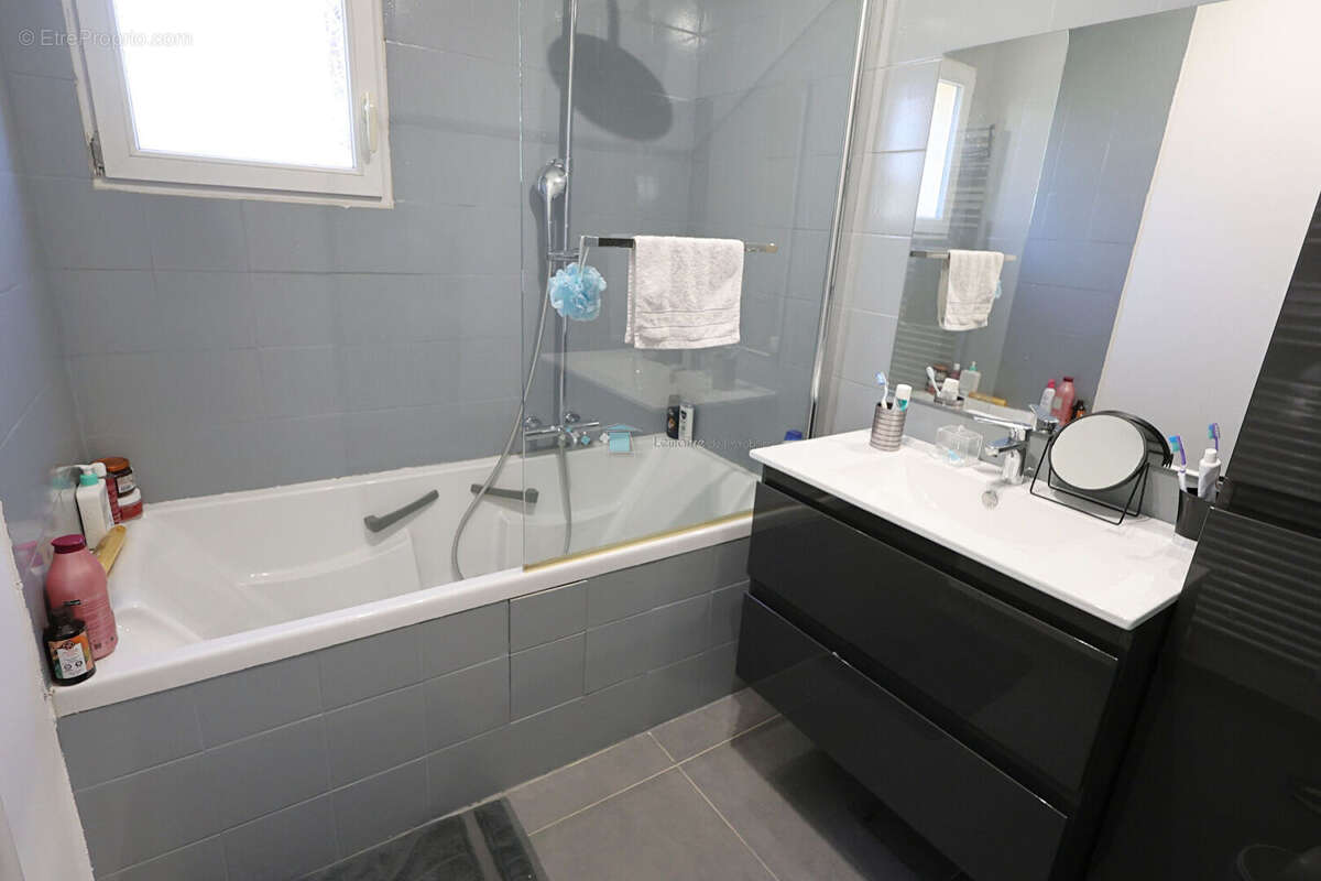 Maison Saint Cezaire Sur Siagne de 120 m² avec un terrain de 1606 m² avec piscine - photo 16