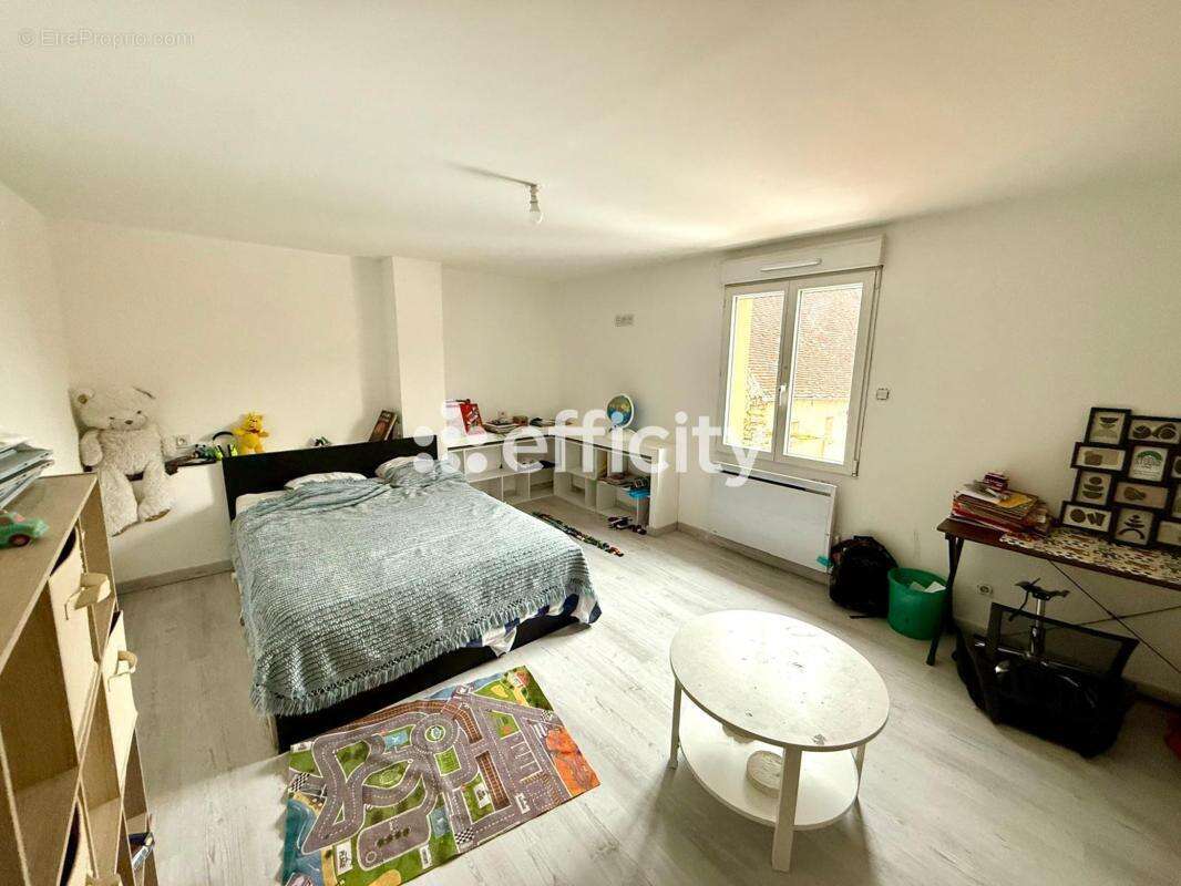 Maison à BAILLEUL-SUR-THERAIN