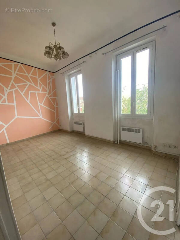 Appartement à MARSEILLE-4E