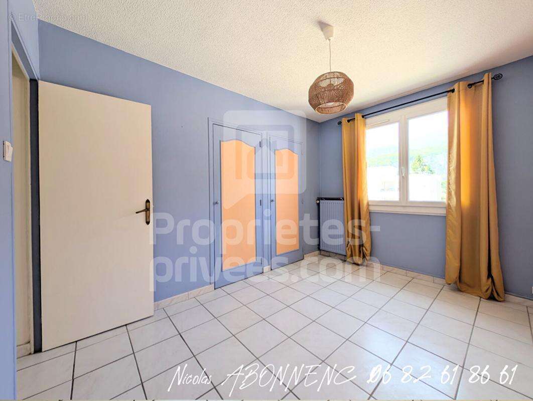 Appartement à FONTAINE