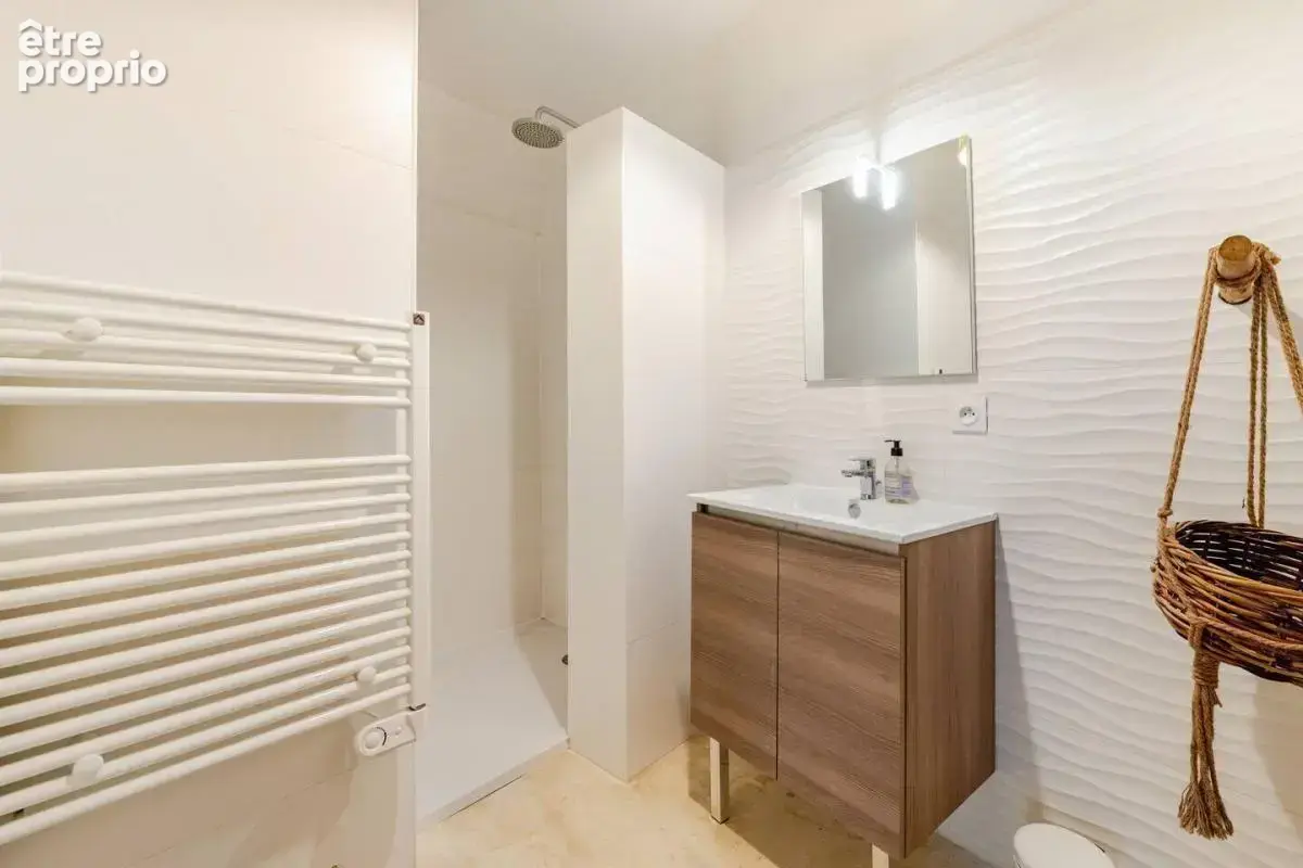 Maison de village en pierres divisée en 2 appartements prêts à louer ! - photo 9