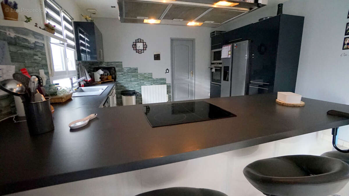 Maison à MEZIERES-SUR-SEINE