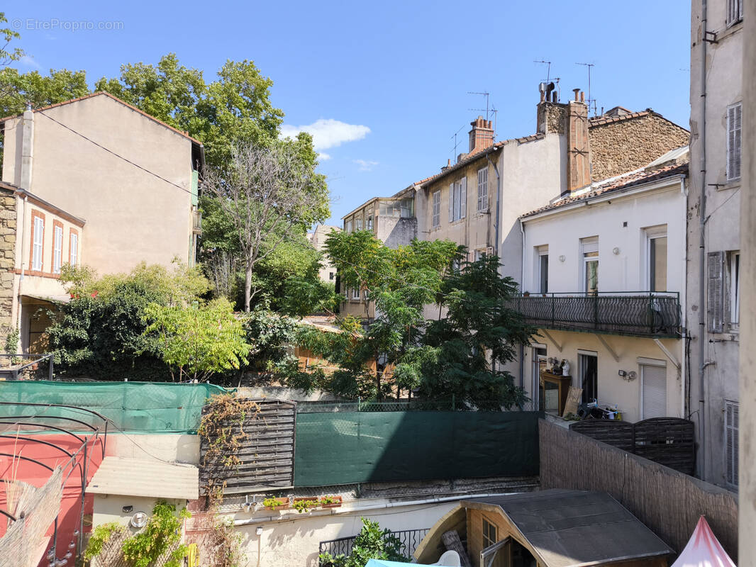 Appartement à MARSEILLE-4E