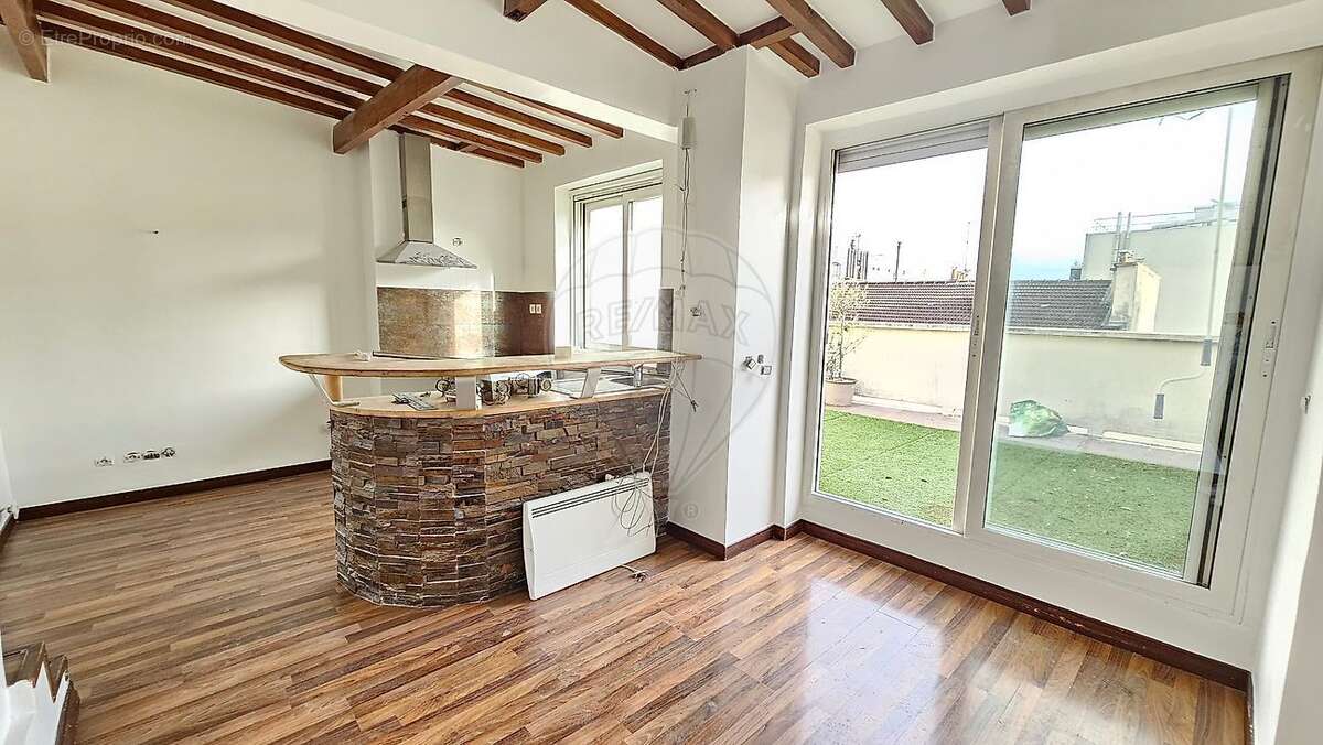 Appartement à PARIS-14E