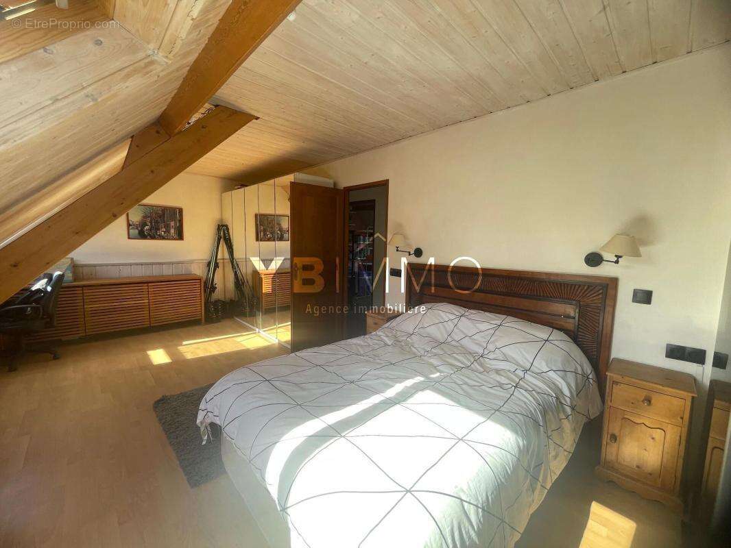 Maison à LA CELLE-LES-BORDES