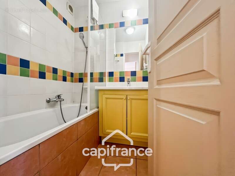 Domaine de Pont royal, spacieux et lumineux appartement de 40 m2,belle vue, localisé en angle, une chambre,  grande loggia terra - photo 10