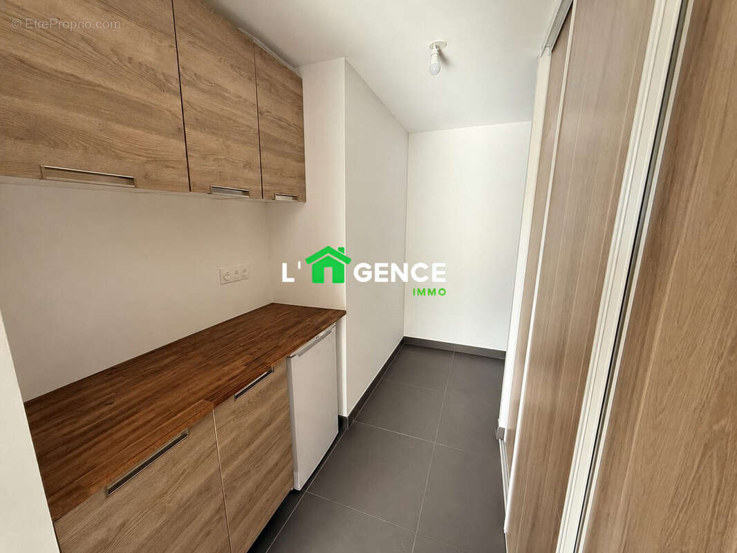 Commerce 53 m² à Martigues  - photo 8