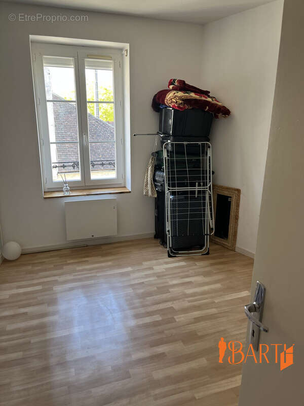 Appartement à DUN-SUR-AURON