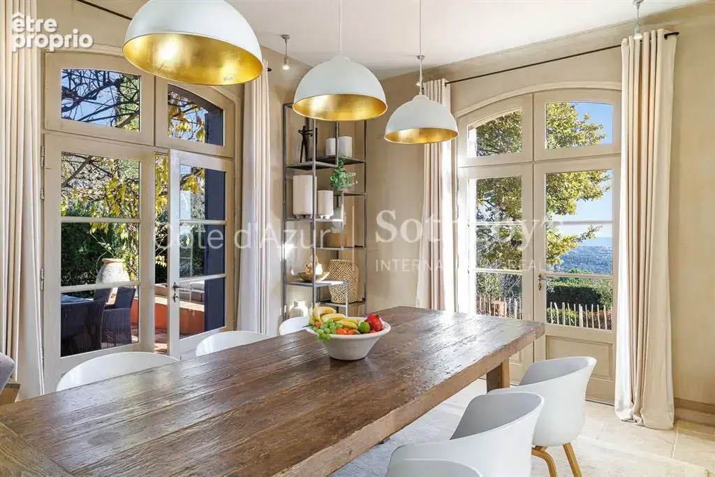 Vence bastide néo provençale avec vue mer, piscine chauffée et jardin paysager de 4 300 m² - photo 13