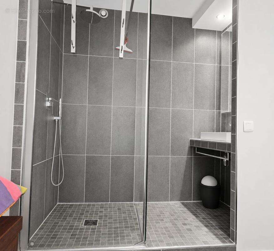 Appartement À Vendre T5 avec cave et place de stationnement - photo 10