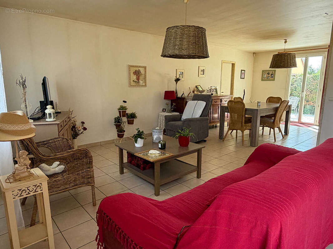 Maison Caudebec Les Elbeuf 4 pièce(s) 104 m2 DPE C - photo 3