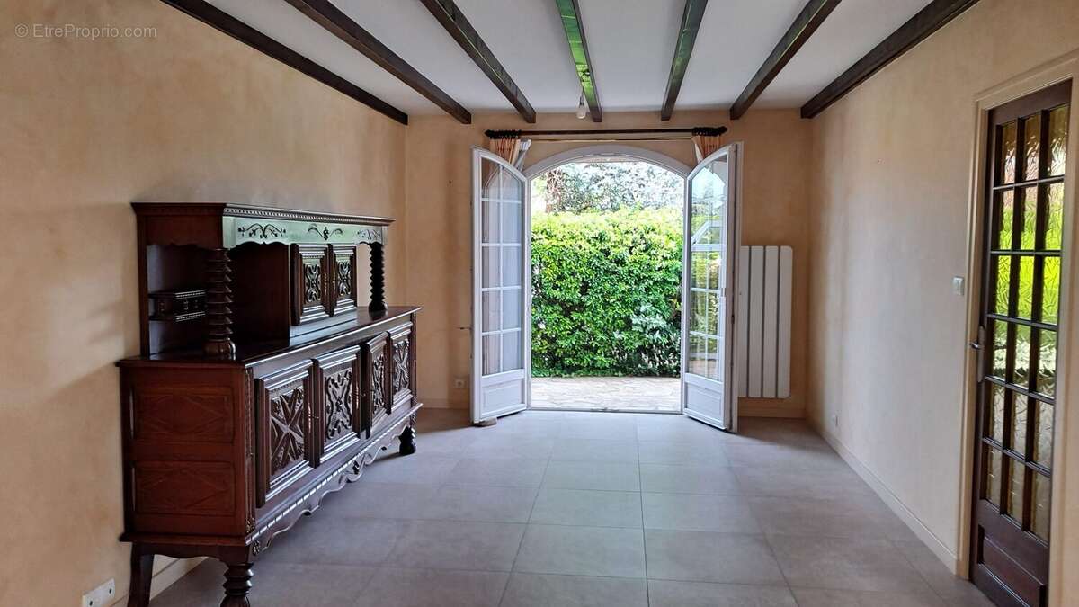 Maison à FRANCHEVILLE