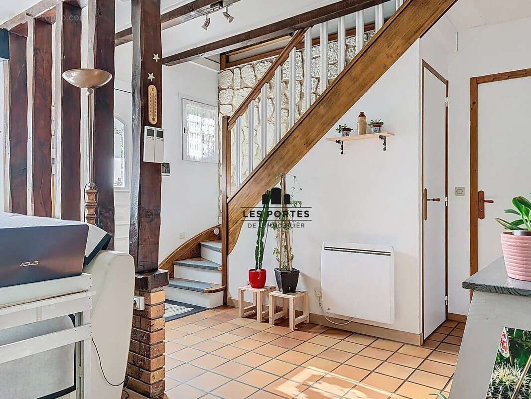 Maison à MILLY-LA-FORET