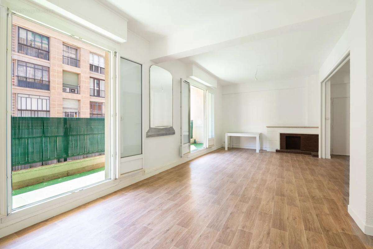 Appartement à MARSEILLE-2E