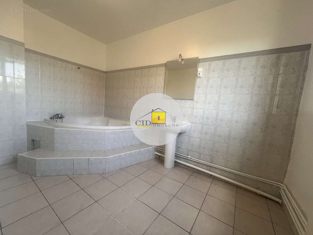 Appartement à SAINT-PRIEST