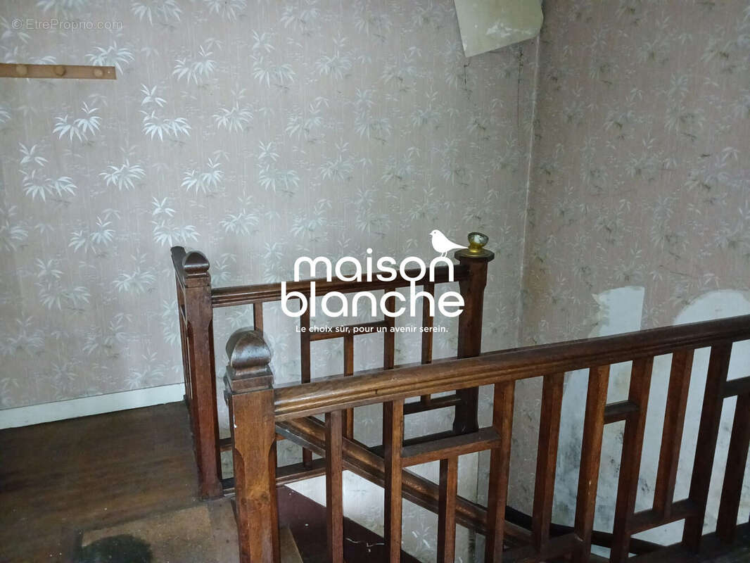 Appartement 246 m² à Parthenay  - photo 5