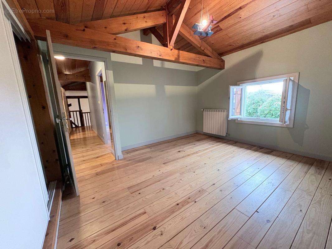Prix à la baisse pour cette belle Maison avec dépendances !! - photo 8