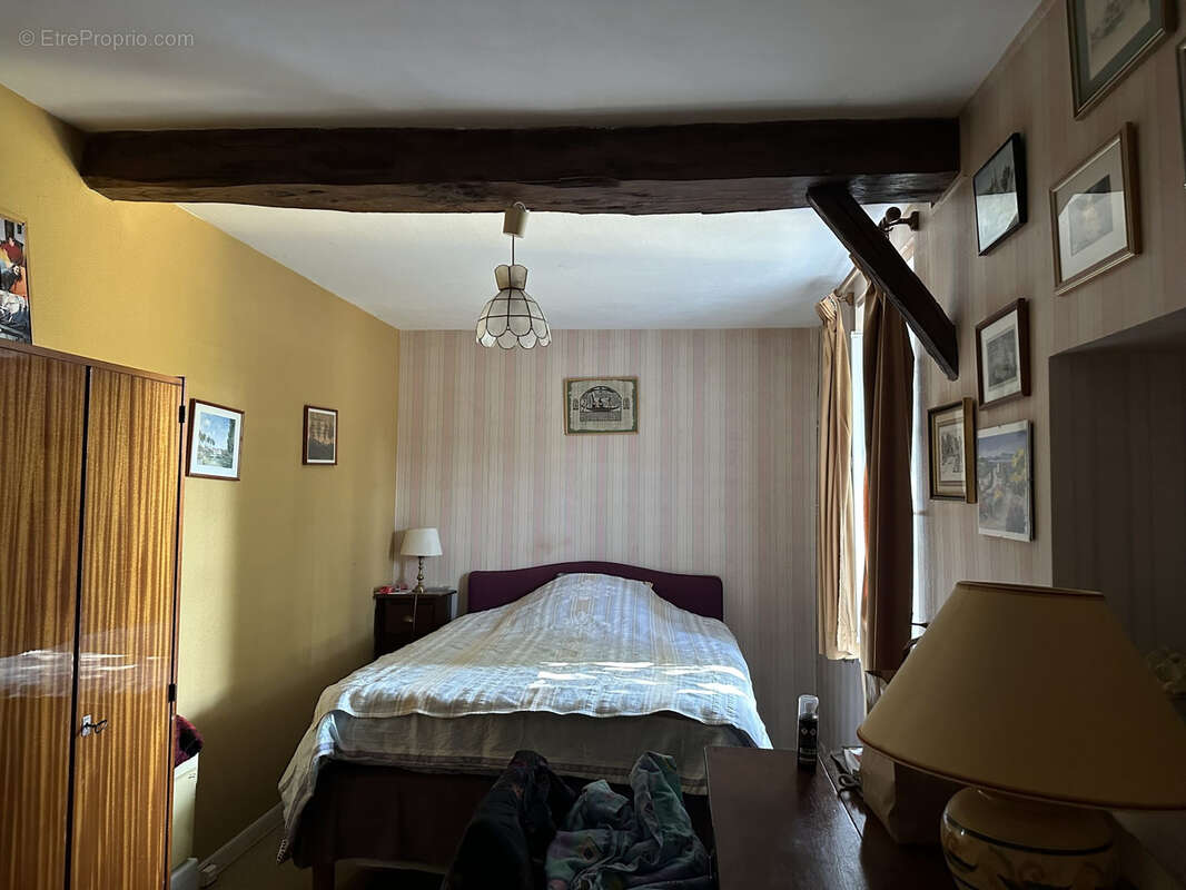 Maison à MONTGIVRAY