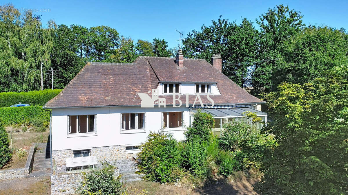 Maison 8 pièces 157 m² à vendre à Bernay (27300) - photo 1