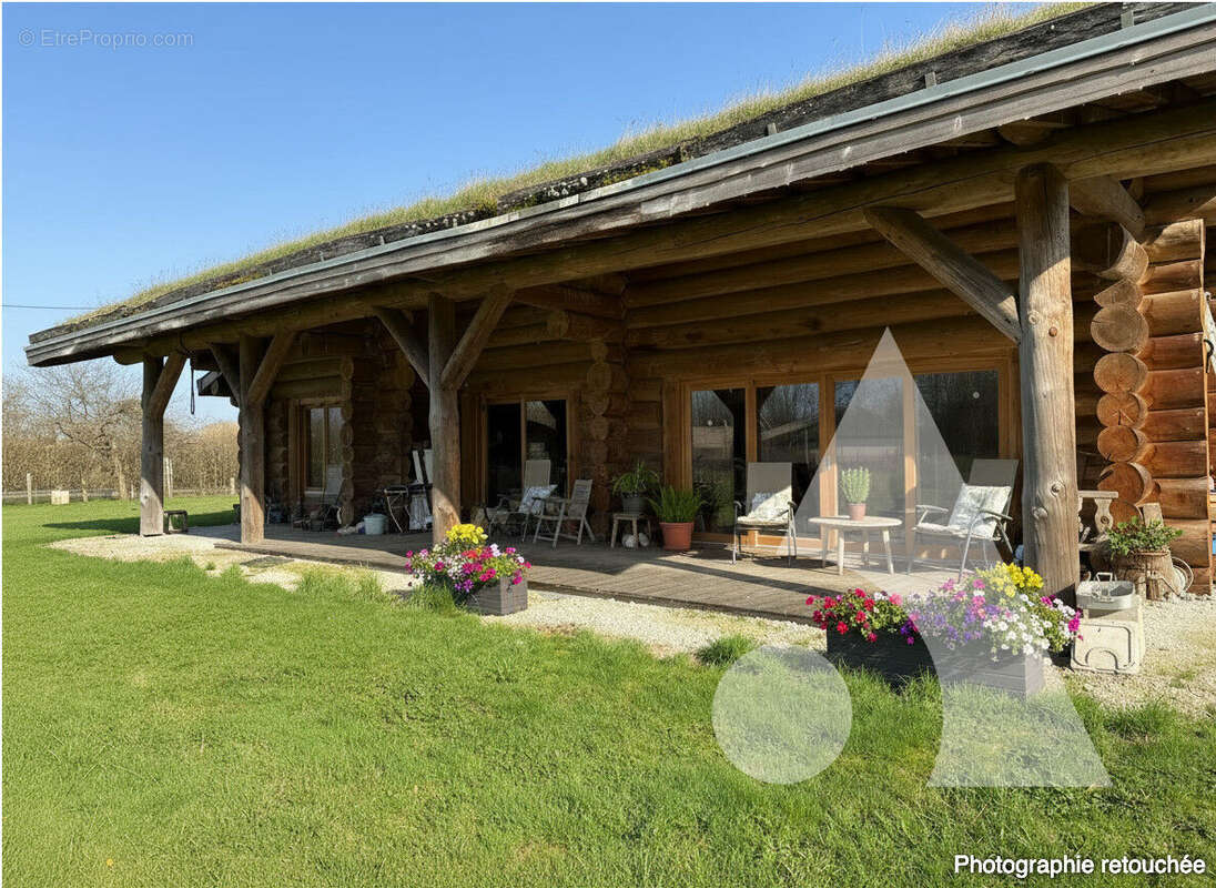 Chalet 99.5 m2 2 chambres,  Dépendance 80m2, Terrain 4343m2 - photo 3