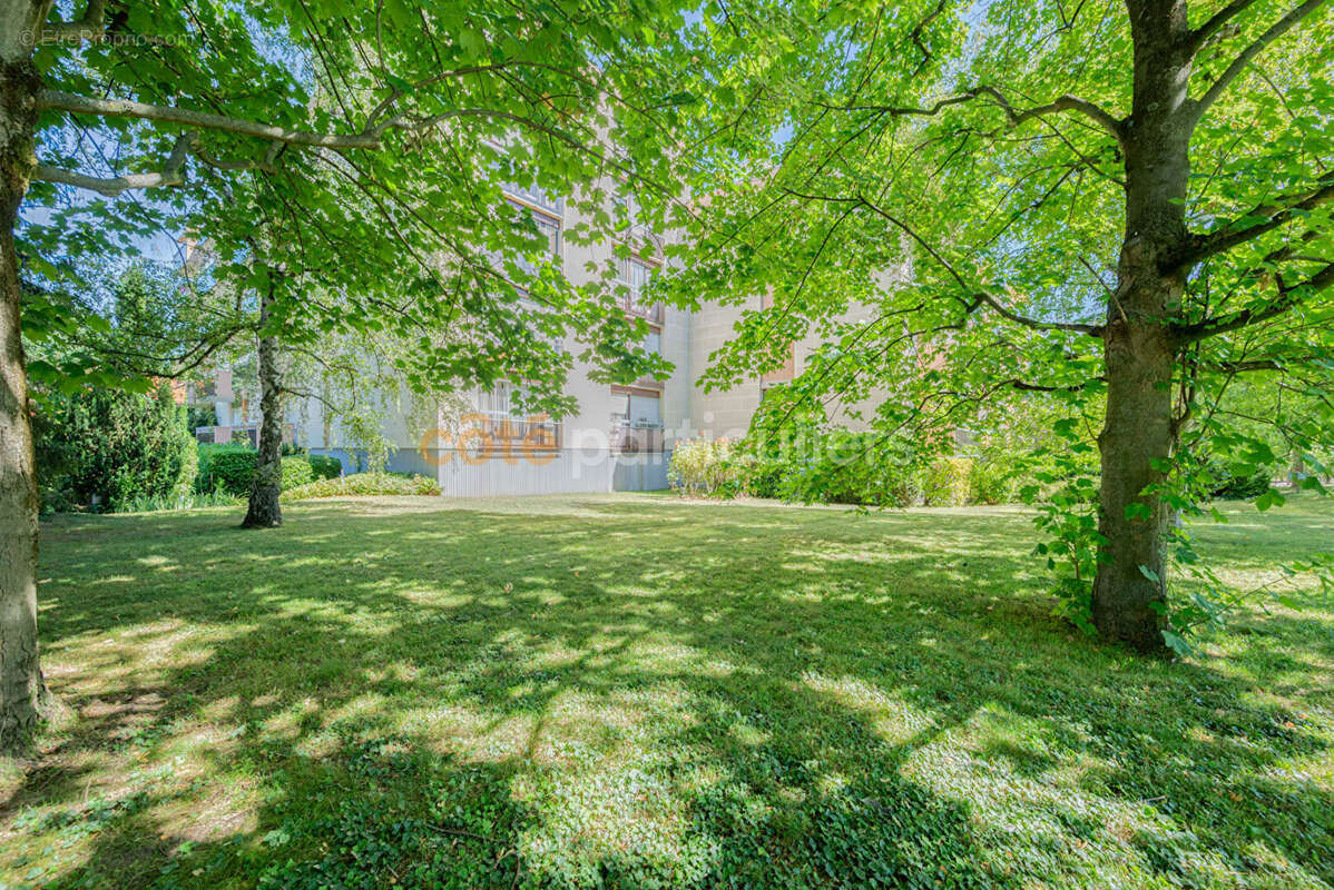 Appartement Saint Germain En Laye 2 pièce(s) 43.07 m2 - Balcon et Parking - photo 10