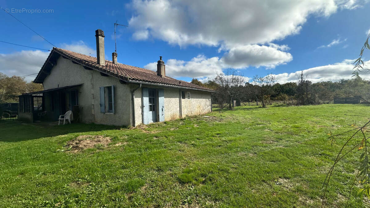Maison à MOUSTEY
