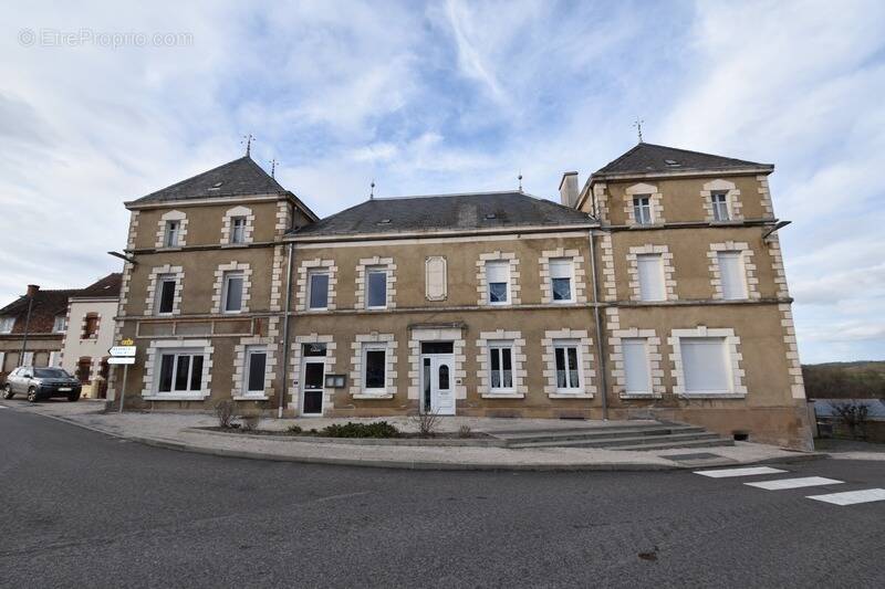 Immeuble à vendre NEUVY GRANDCHAMP (71) - photo 1