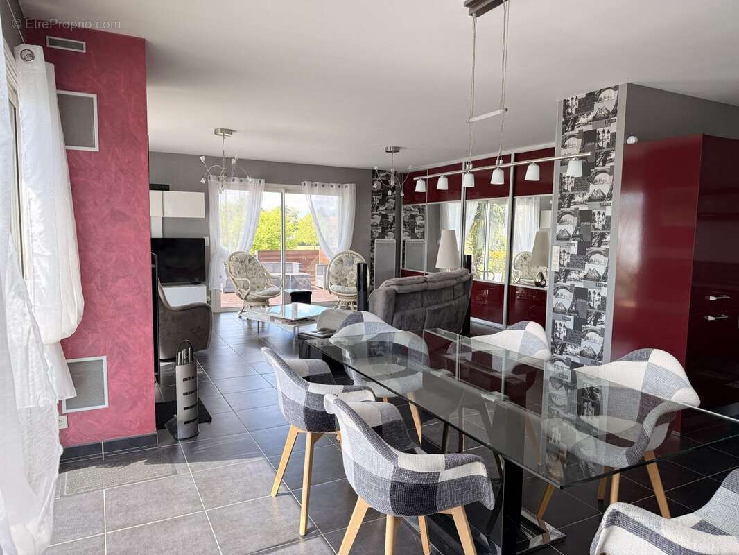 Maison à COZES