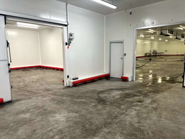 Commerce à PLOUGOULM