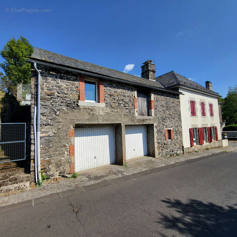 Maison en pierres avec grand garage vendue meublée - photo 2