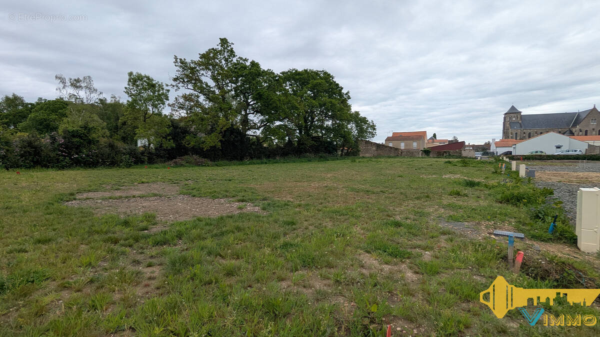 Terrain à PAULX