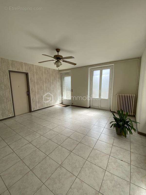 Appartement à SAINT-CHERON