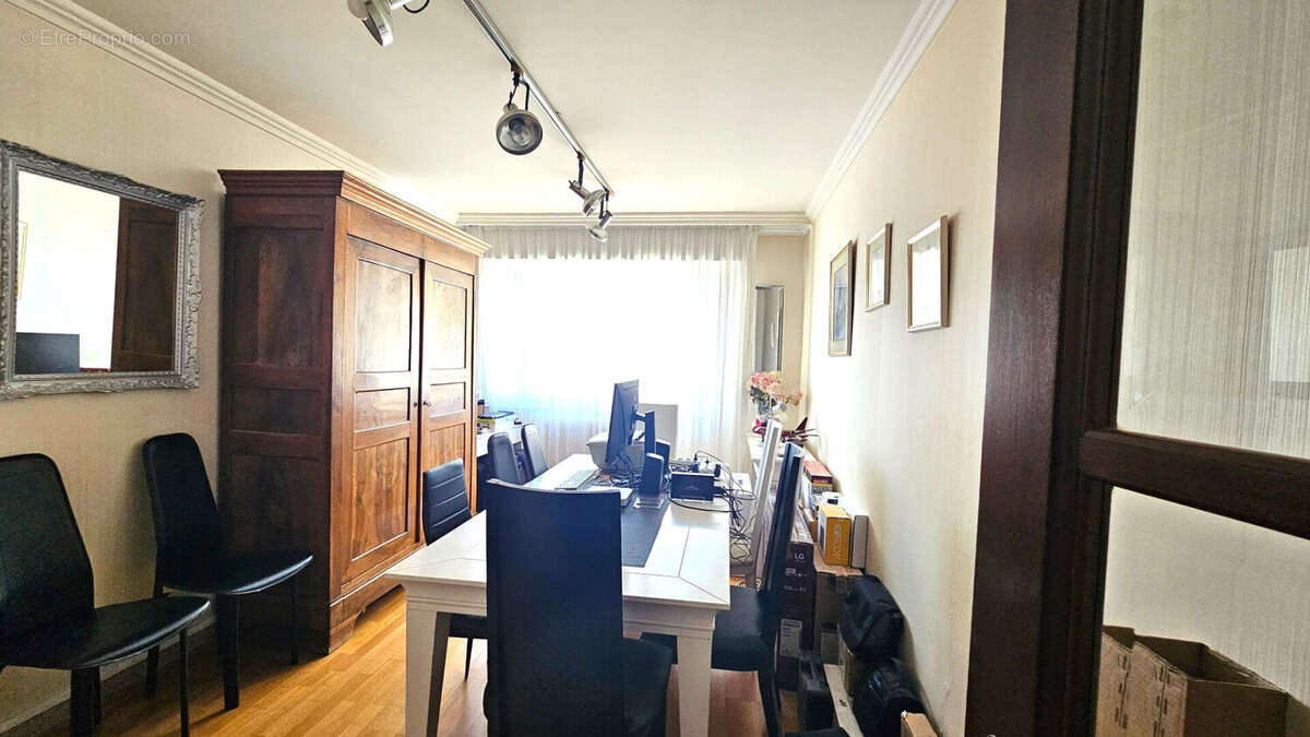 VENTE : appartement de 6 pièces + cuisine (143 m²) avec  terrasse, Garage à ALBERTVILLE - photo 5