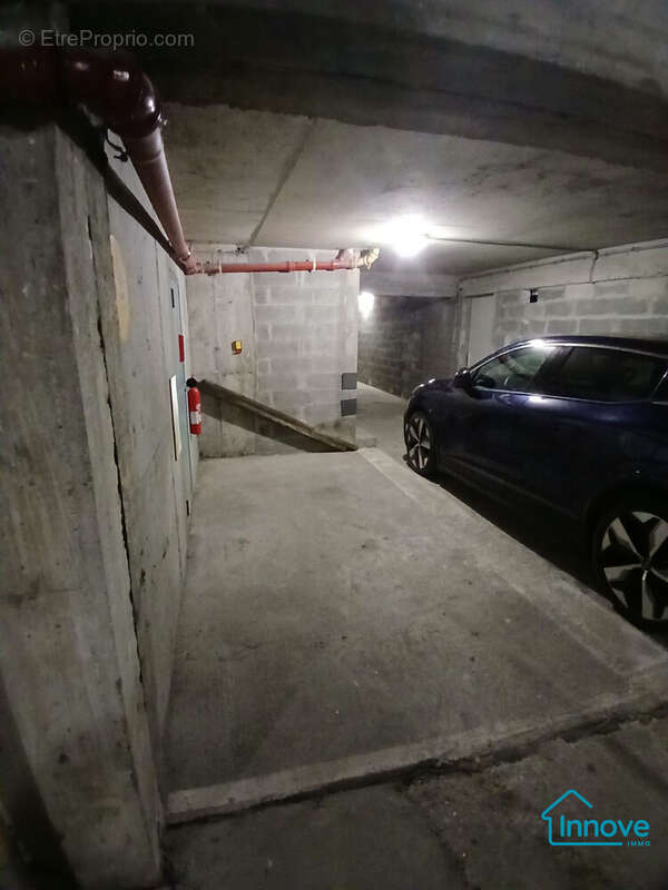Parking à PARIS-14E