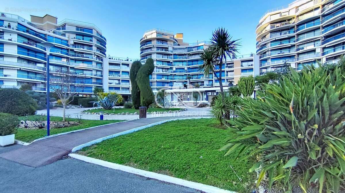 Appartement à MANDELIEU-LA-NAPOULE