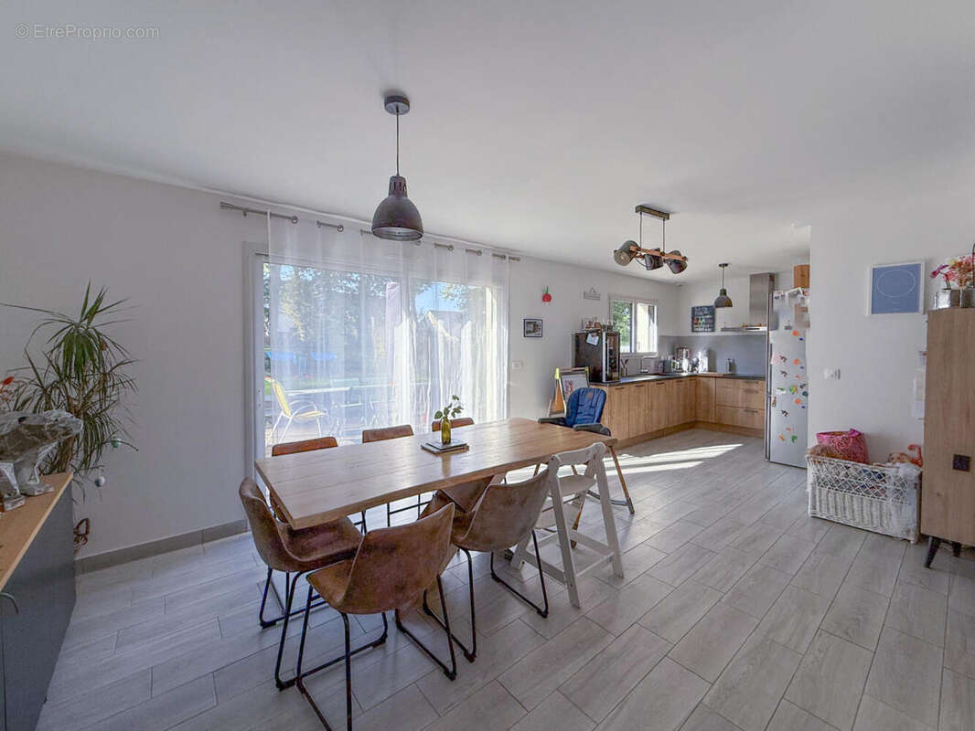 PELE 18 - Maison à MELESSE