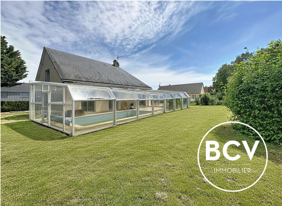 LEVES (28, maison de maçon T7  197M² sous-sol total , piscine et garage double - photo 3
