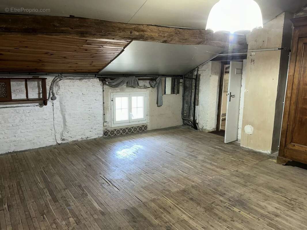 Maison à CHAMPNIERS