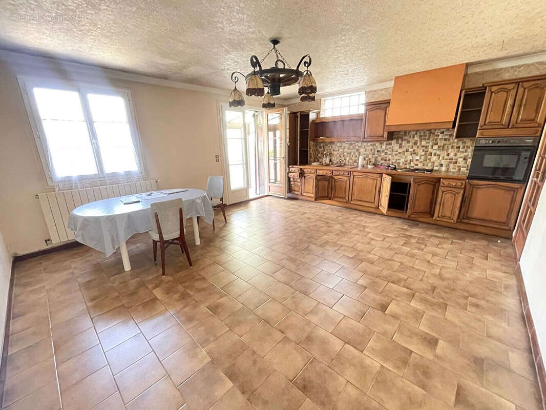 Maison à SARTROUVILLE